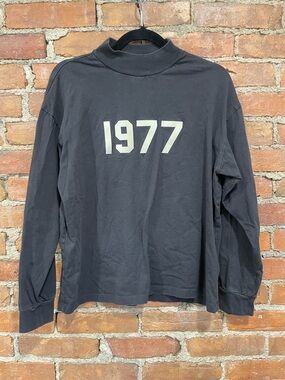 FEAR OF GOD Essentials 1977 Long Sleeve T-Shirt Iron Gray | XXS | Authenticated